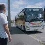 Boost Douai - Rémy attend le bus dans son village